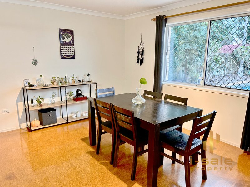 Photo - 10 Enford Street, Hillcrest QLD 4118 - Image 5