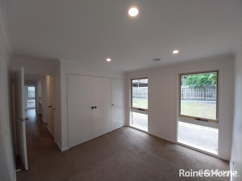 Photo - 10 Erica Street, Frankston VIC 3199 - Image 6