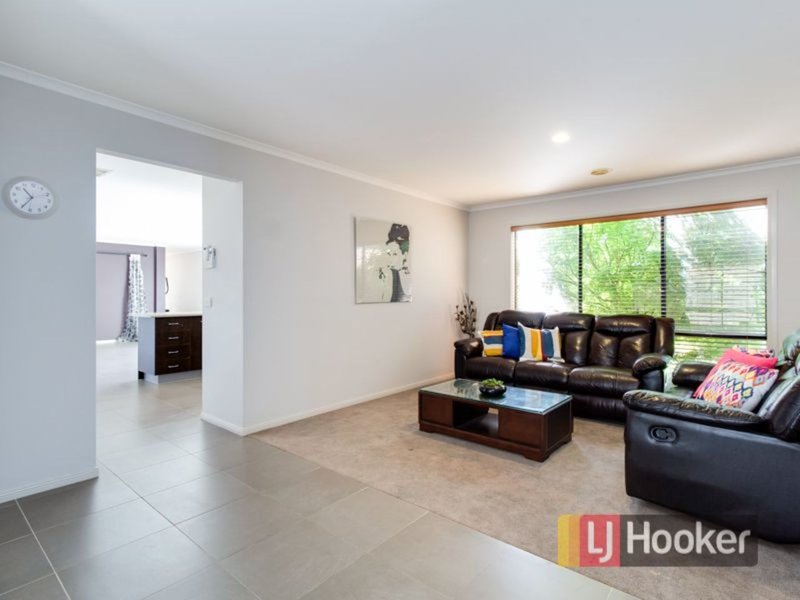 Photo - 10 Ernest Crescent, Narre Warren South VIC 3805 - Image 4