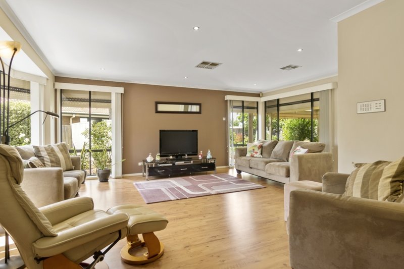 Photo - 10 Etherton Court, Hoppers Crossing VIC 3029 - Image 5