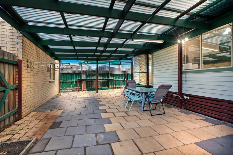 Photo - 10 Evans Crescent, Reservoir VIC 3073 - Image 7