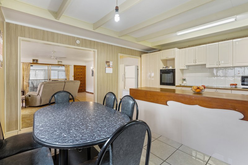 Photo - 10 Ewinga Street, Kingston QLD 4114 - Image 7