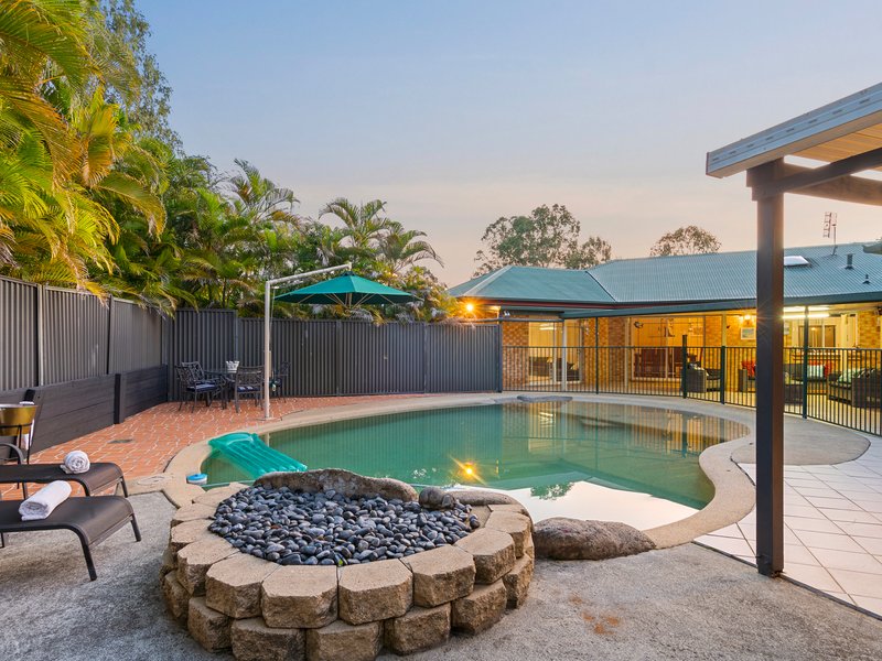 Photo - 10 Ewingar Court, Helensvale QLD 4212 - Image 4