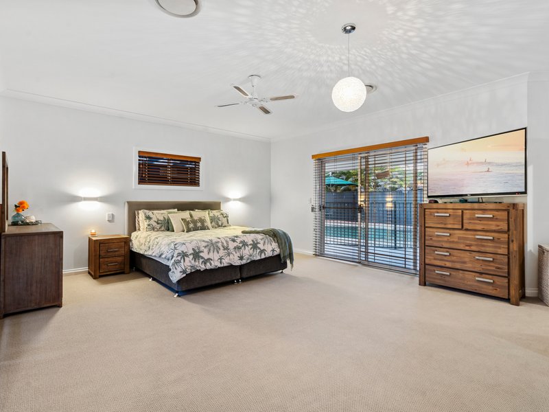 Photo - 10 Ewingar Court, Helensvale QLD 4212 - Image 10