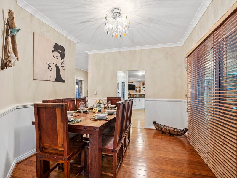 Photo - 10 Ewingar Court, Helensvale QLD 4212 - Image 15
