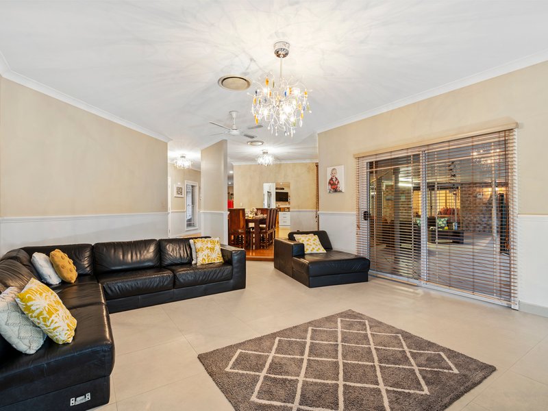 Photo - 10 Ewingar Court, Helensvale QLD 4212 - Image 16