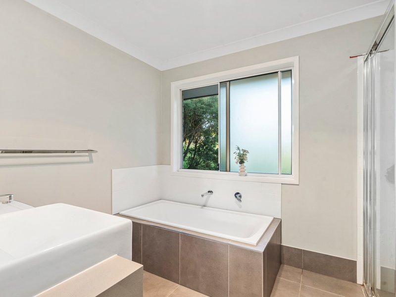 Photo - 10 Ewingar Court, Helensvale QLD 4212 - Image 21