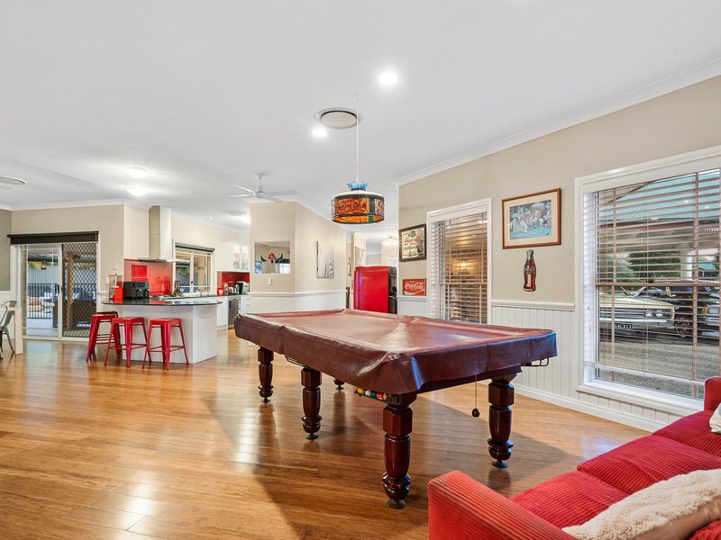 Photo - 10 Ewingar Court, Helensvale QLD 4212 - Image 22