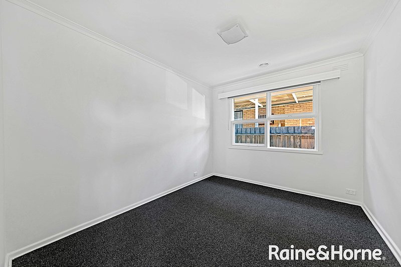 Photo - 10 Fairbairn , Springvale VIC 3171 - Image 12