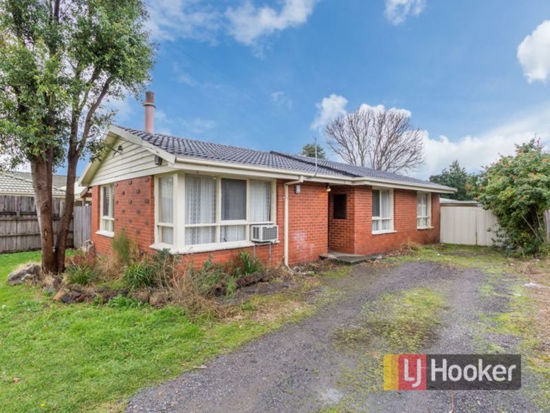 10 Fairbane Road, Cranbourne VIC 3977