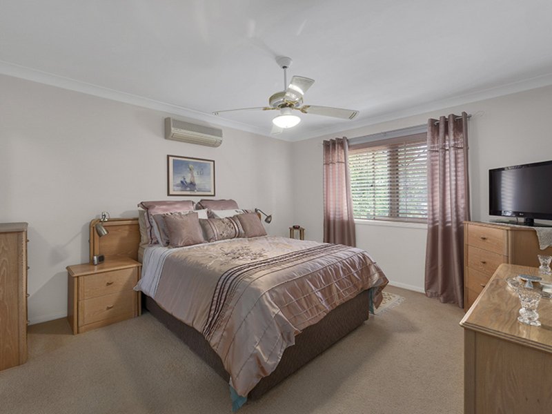 Photo - 10 Fairhaven Street, Bridgeman Downs QLD 4035 - Image 11