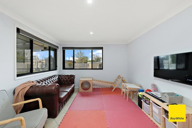 Photo - 10 Falconer Place, Bungendore NSW 2621 - Image 9