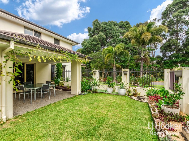 Photo - 10 Faldo Court, North Lakes QLD 4509 - Image 14