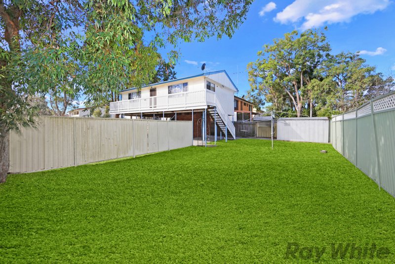 Photo - 10 Famata Avenue, Blue Haven NSW 2262 - Image 8