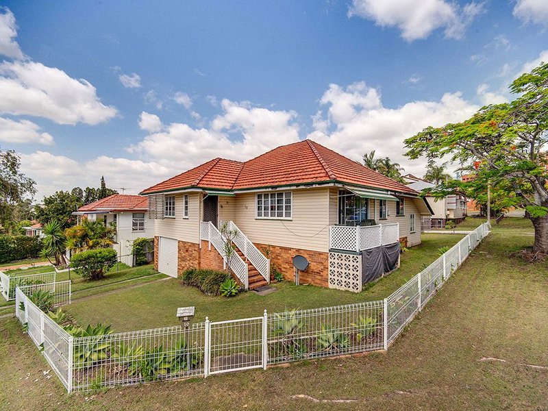 Photo - 10 Farnell Street, Chermside QLD 4032 - Image 8