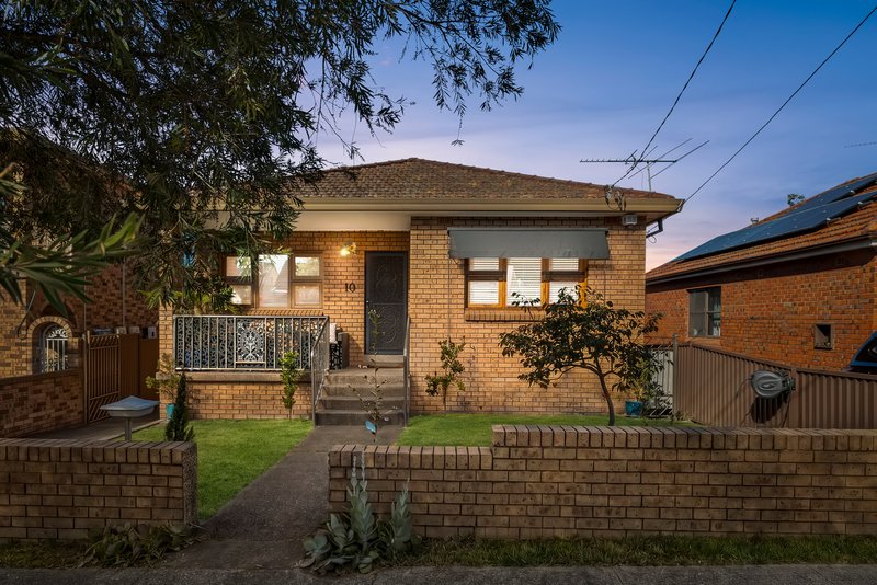 Photo - 10 Farr Street, Banksia NSW 2216 - Image 2