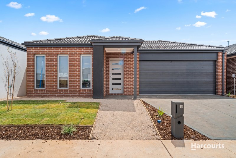 10 Farrington Avenue, Melton South VIC 3338