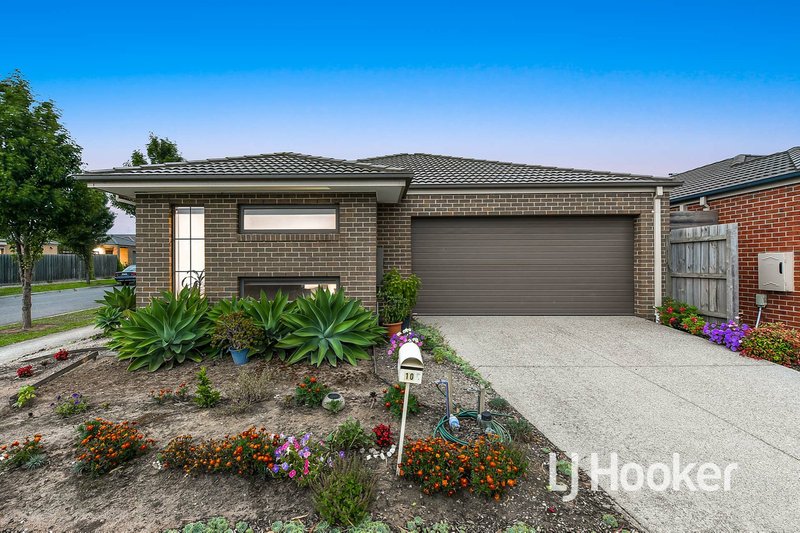 10 Ferrari Drive, Cranbourne East VIC 3977