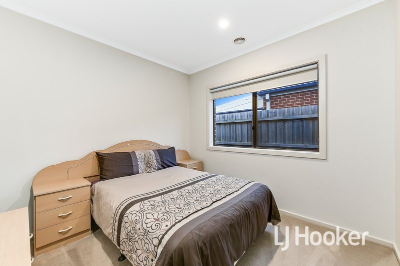 Photo - 10 Ferrari Drive, Cranbourne East VIC 3977 - Image 8