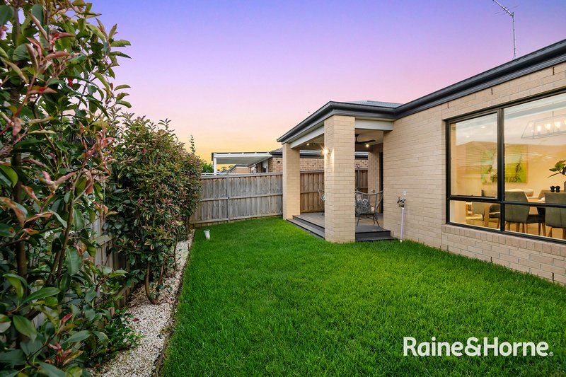 Photo - 10 Fidelitas Way, Cranbourne South VIC 3977 - Image 11