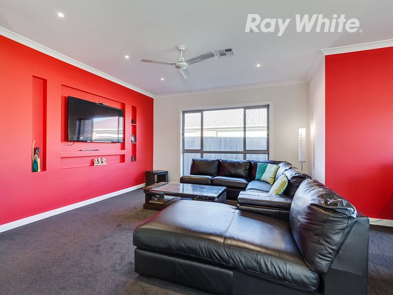 Photo - 10 Filin Drive, Epping VIC 3076 - Image 5