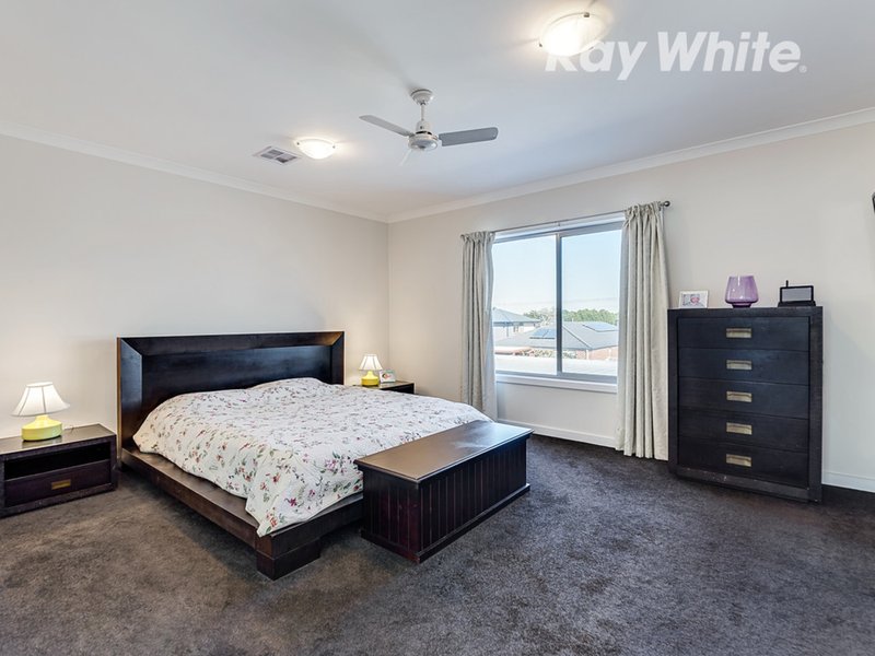 Photo - 10 Filin Drive, Epping VIC 3076 - Image 7