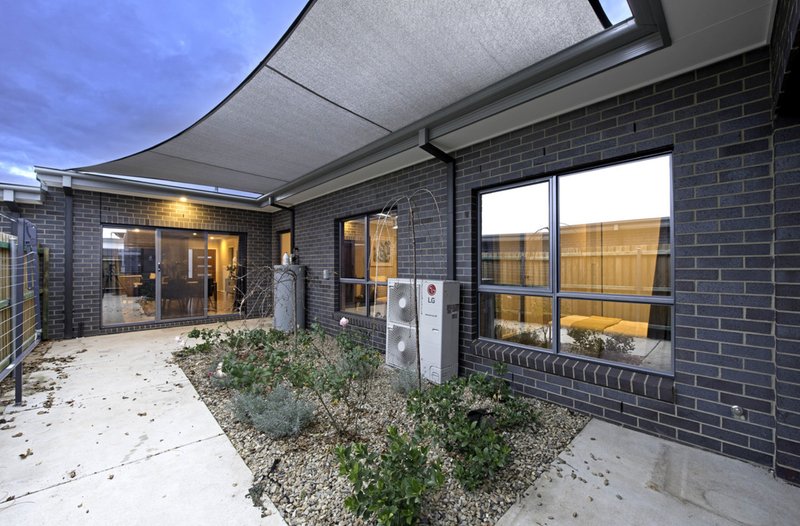 Photo - 10 Finemore Street, Coombs ACT 2611 - Image 17