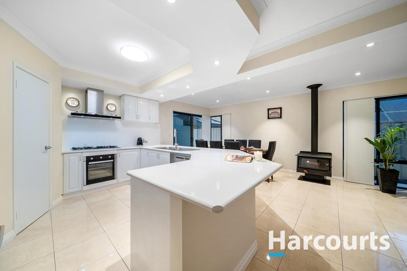 Photo - 10 Fineview Crescent, Carramar WA 6031 - Image 17