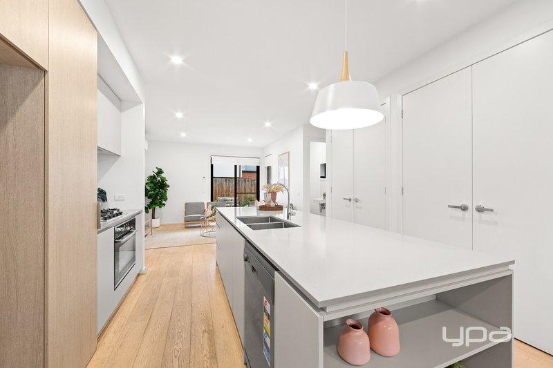 Photo - 10 Finn Street, St Albans VIC 3021 - Image 3