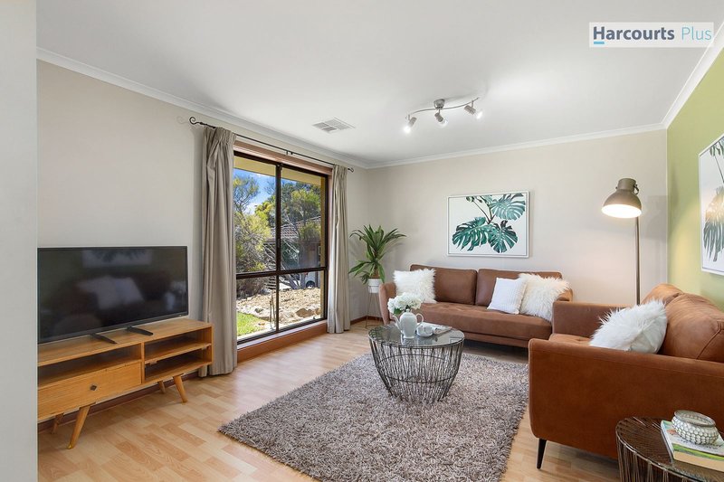 Photo - 10 First Street, Hallett Cove SA 5158 - Image 3