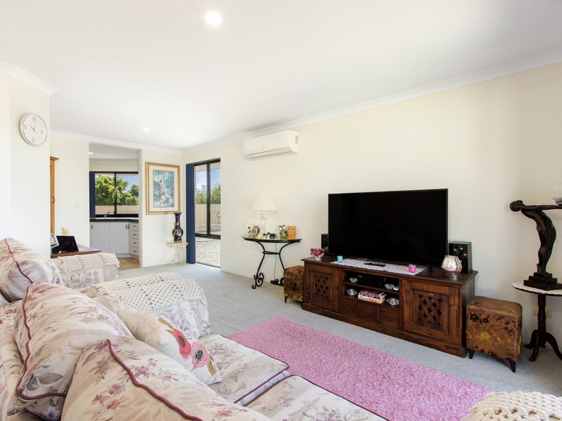 Photo - 10 Fitzsimmonds Place, Leda WA 6170 - Image 12