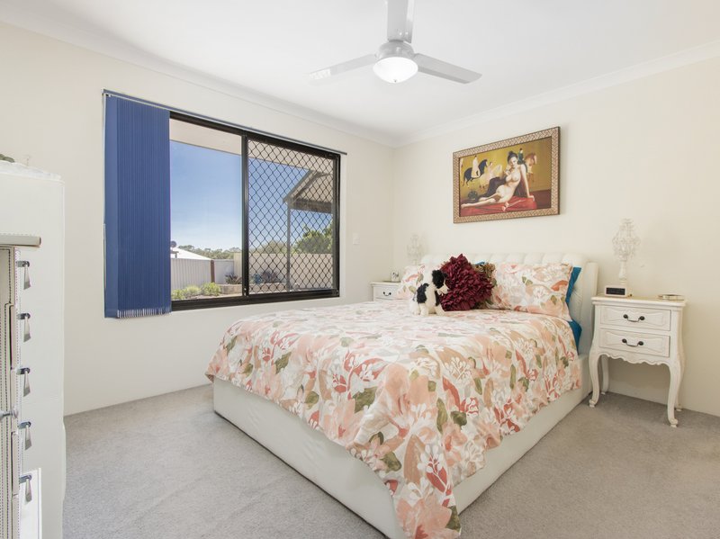 Photo - 10 Fitzsimmonds Place, Leda WA 6170 - Image 13