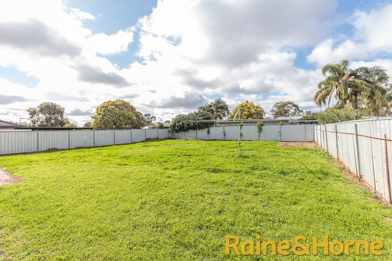 Photo - 10 Flinders Close, Dubbo NSW 2830 - Image 9