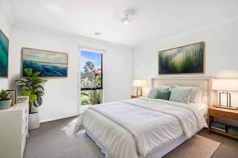 Photo - 10 Florida Court, Burnside Heights VIC 3023 - Image 9