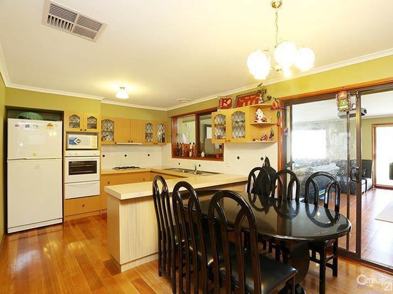 Photo - 10 Fordholm Road, Hampton Park VIC 3976 - Image 2