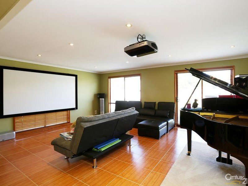 Photo - 10 Fordholm Road, Hampton Park VIC 3976 - Image 4