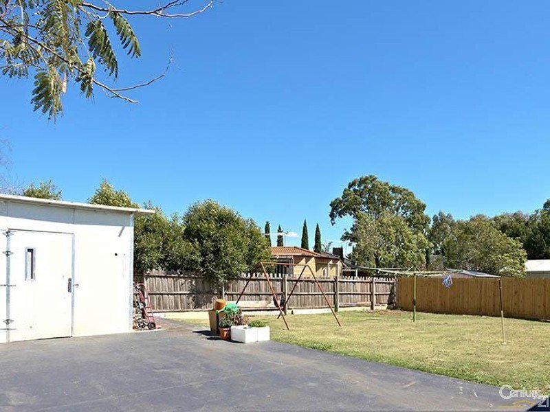 Photo - 10 Fordholm Road, Hampton Park VIC 3976 - Image 7