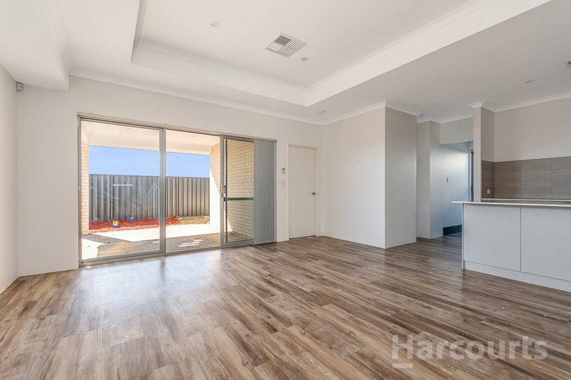 Photo - 10 Forever Boulevard, Banksia Grove WA 6031 - Image 3