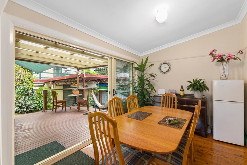 Photo - 10 Forrest St , Woonona NSW 2517 - Image 2