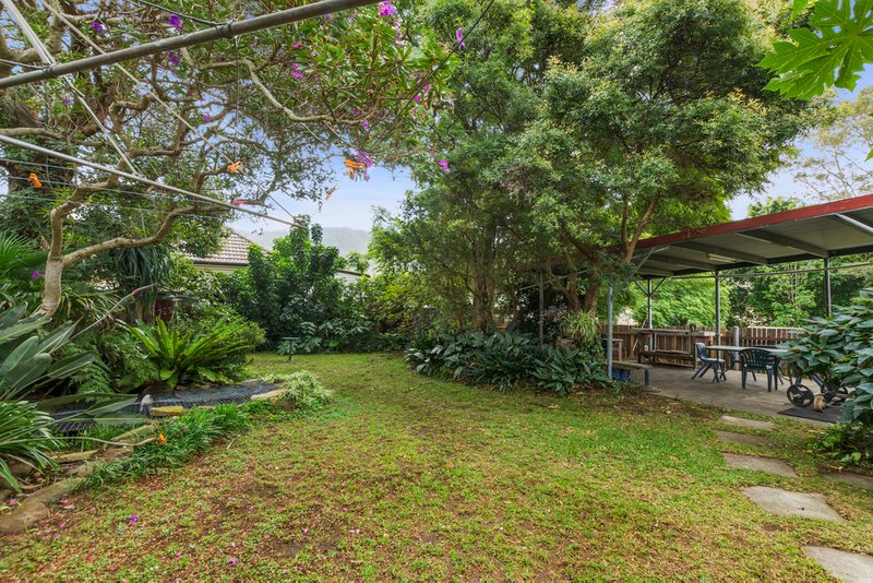 Photo - 10 Forrest St , Woonona NSW 2517 - Image 9