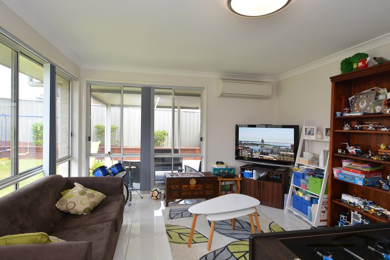 Photo - 10 Foveaux Street, Cameron Park NSW 2285 - Image 7