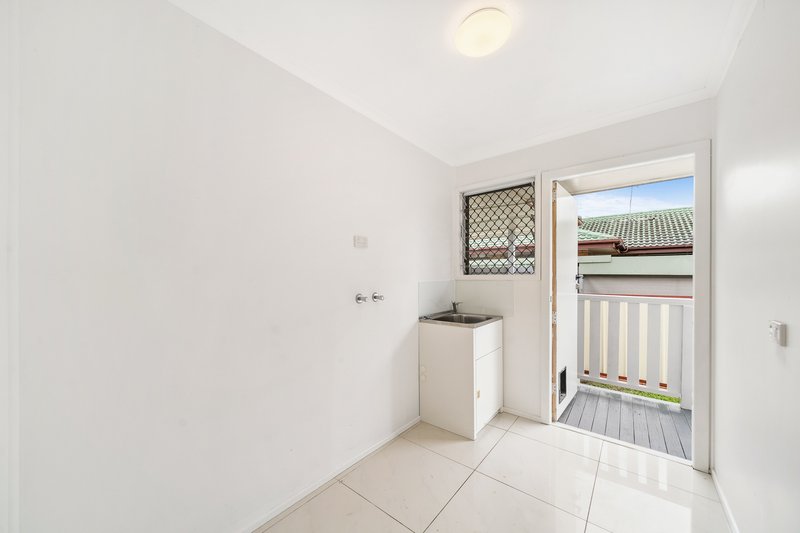 Photo - 10 Fox Street, Strathpine QLD 4500 - Image 9