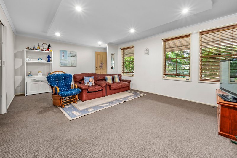 Photo - 10 Franklin Drive, Lake Munmorah NSW 2259 - Image 2