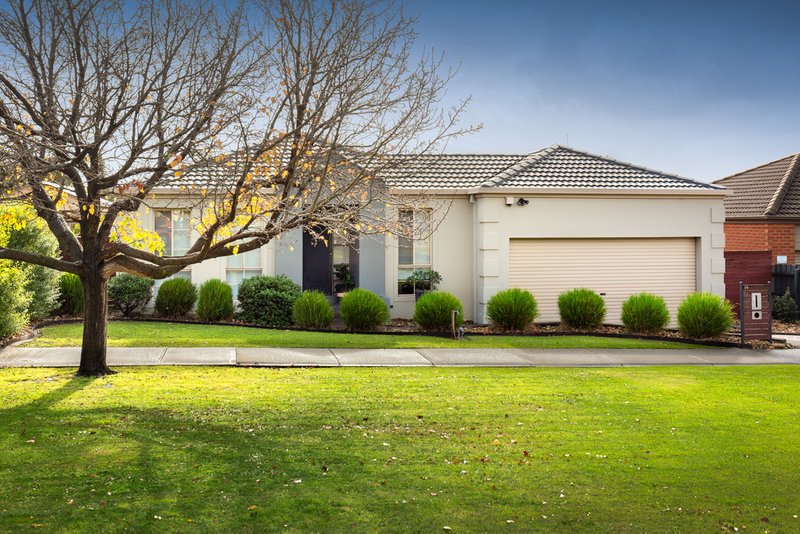 10 Frederick Rise, Narre Warren South VIC 3805