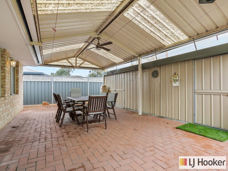 Photo - 10 Freeduff Drive, Wattle Grove WA 6107 - Image 19