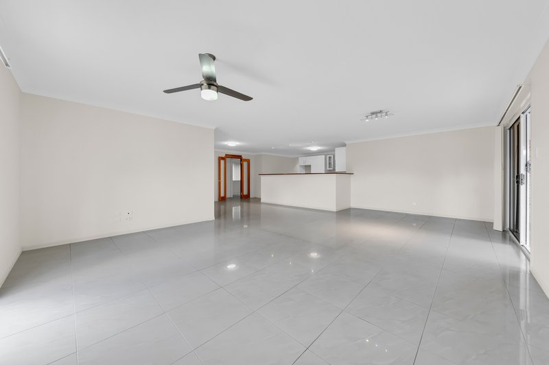 Photo - 10 Freeman Place, Bracken Ridge QLD 4017 - Image 7