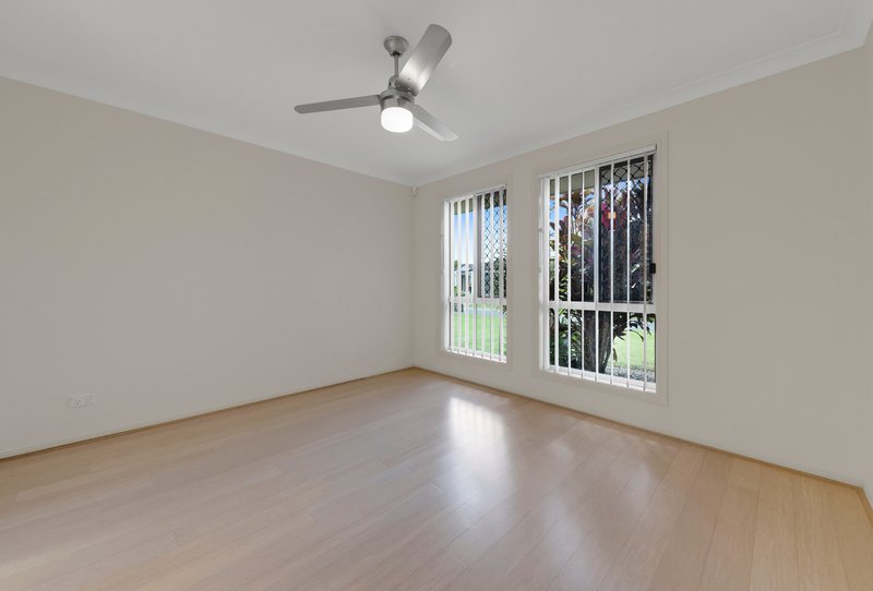 Photo - 10 Freeman Place, Bracken Ridge QLD 4017 - Image 11