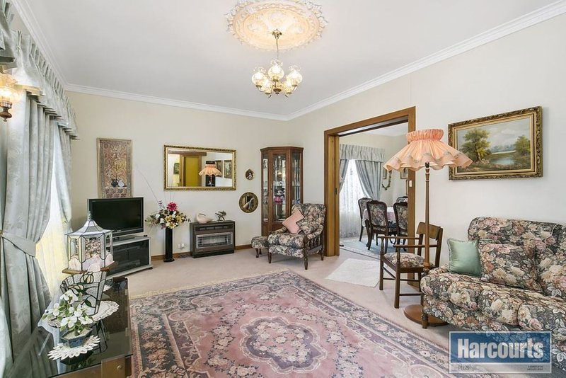 Photo - 10 Freya Avenue, Hallett Cove SA 5158 - Image 4