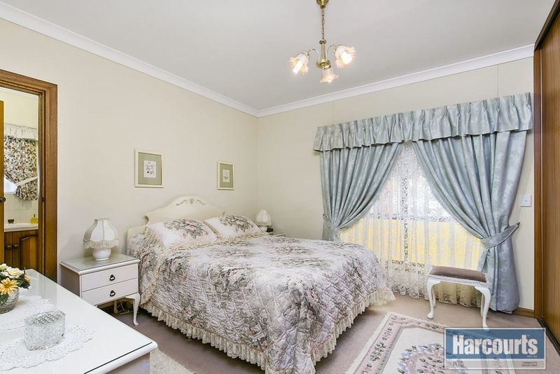 Photo - 10 Freya Avenue, Hallett Cove SA 5158 - Image 8