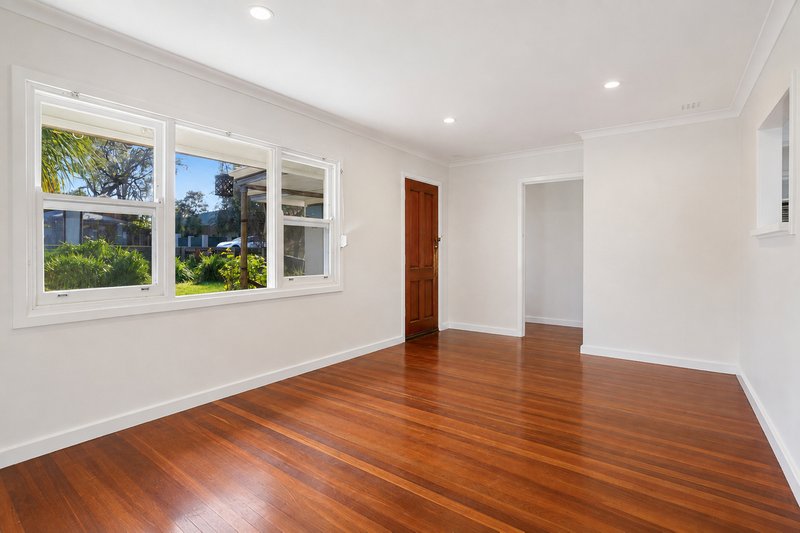 Photo - 10 Friar John Way, Coolbellup WA 6163 - Image 2